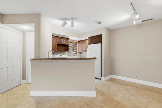 3350 PINEWALK Drive N # 1411, Margate FL 33063 - Margate, FL - Photo 6