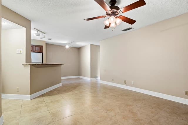 3350 PINEWALK Drive N # 1411, Margate FL 33063 - Margate, FL - Photo 4