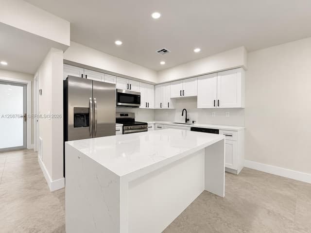 7164 W 3rd Ave, Hialeah FL 33014 - Hialeah, FL - Photo 3