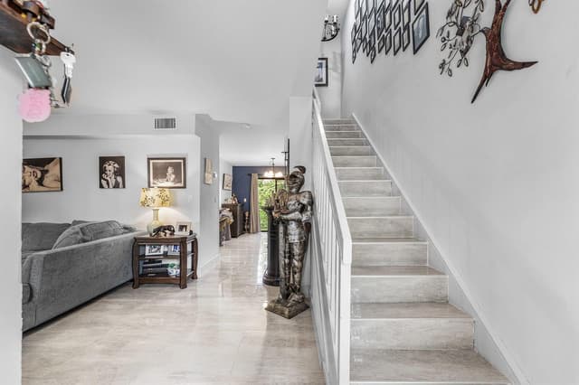 209 Wimbledon Lakes Drive, Plantation FL 33324 - Plantation, FL - Photo 3