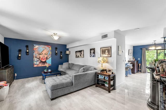 209 Wimbledon Lakes Drive, Plantation FL 33324 - Plantation, FL - Photo 4