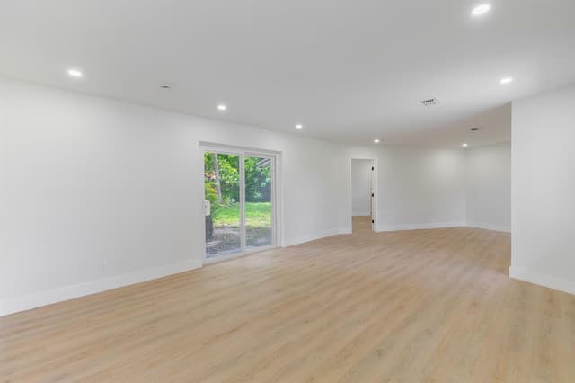 413 N WARE Drive, West Palm Beach FL 33409 - West Palm Beach, FL - Photo 2