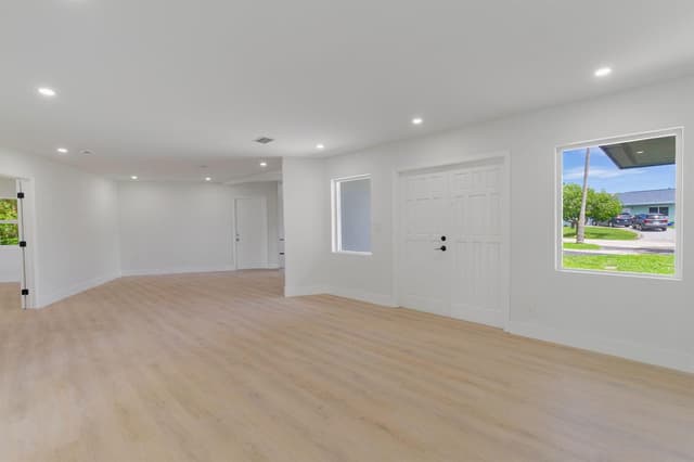 413 N WARE Drive, West Palm Beach FL 33409 - West Palm Beach, FL - Photo 3