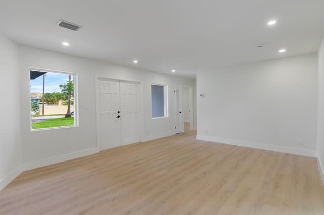413 N WARE Drive, West Palm Beach FL 33409 - West Palm Beach, FL - Photo 4