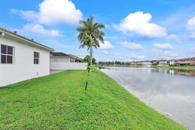 8911 NW 178th Lane, Hialeah FL 33018 - Hialeah, FL - Photo 3