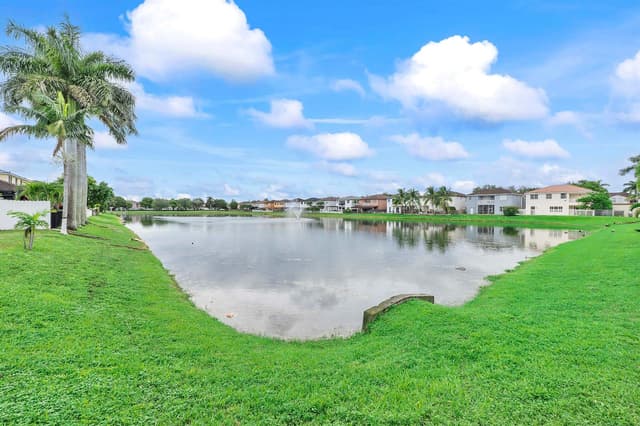 8911 NW 178th Lane, Hialeah FL 33018 - Hialeah, FL - Photo 5