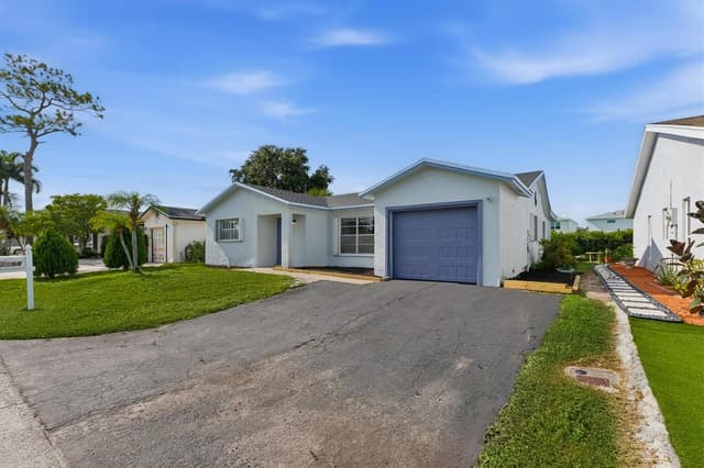 7198 PINE FOREST Circle E, Lake Worth FL 33467 - Lake Worth, FL - Photo 3