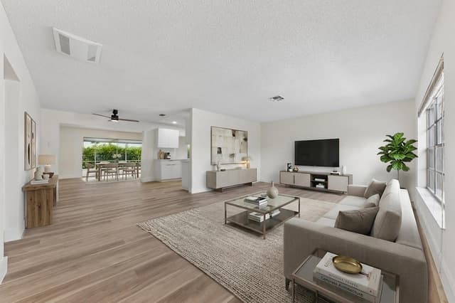 7198 PINE FOREST Circle E, Lake Worth FL 33467 - Lake Worth, FL - Photo 5