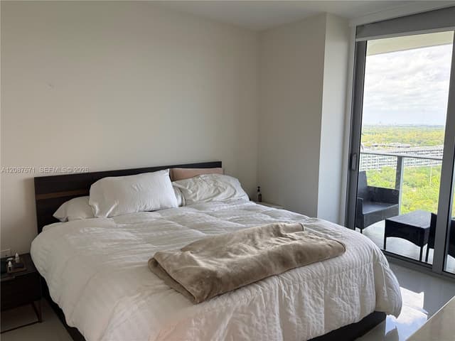 16385 Biscayne Blvd # 2104, North Miami Beach FL 33160 - North Miami Beach, FL - Photo 4