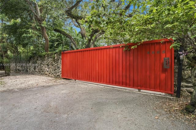 4005 S Loquat Ave, Miami FL 33133 - Miami, FL - Photo 2