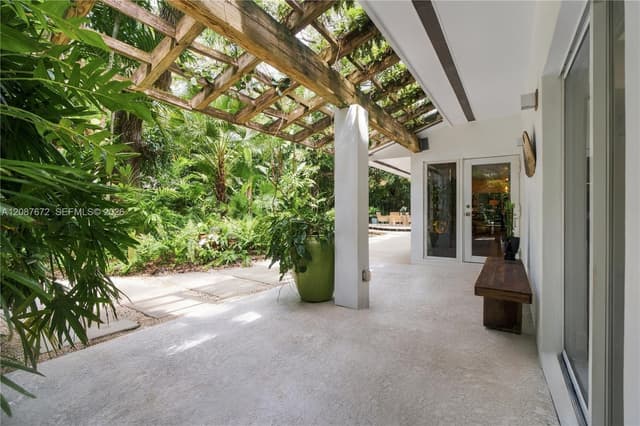 4005 S Loquat Ave, Miami FL 33133 - Miami, FL - Photo 6