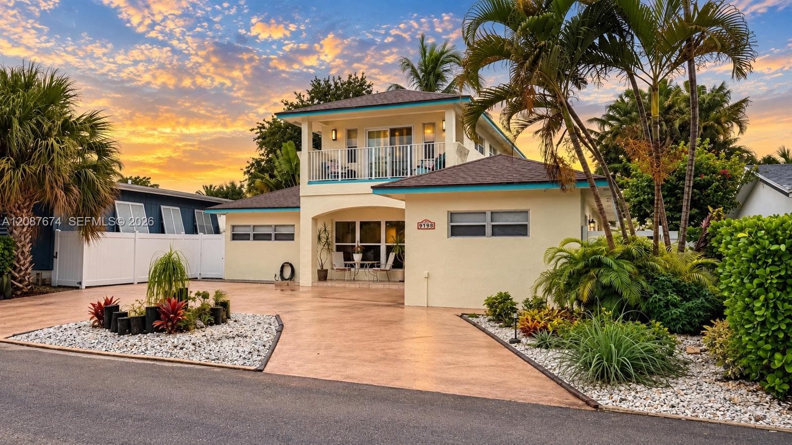 919 S Lakeside Pl, Lantana FL 33462 - Lantana, FL - Photo 1
