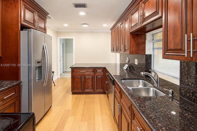 7303 NW 59th St, Tamarac FL 33321 - Tamarac, FL - Photo 6