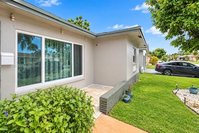 7303 NW 59th St, Tamarac FL 33321 - Tamarac, FL - Photo 4