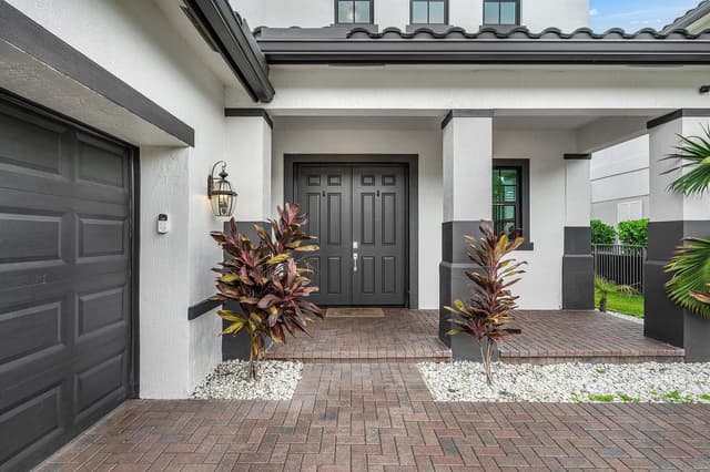 3138 Streng Lane, Royal Palm Beach FL 33411 - Royal Palm Beach, FL - Photo 2