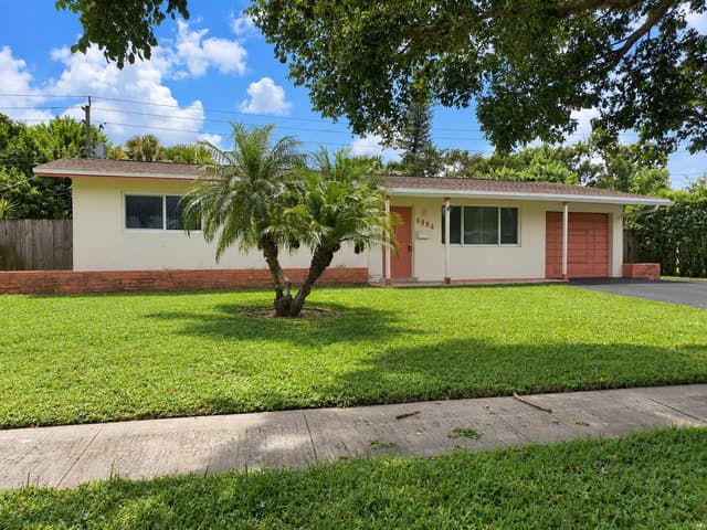6884 NW 12TH Street, Plantation FL 33313 - Plantation, FL - Photo 2