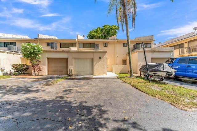 4281 NW 76 Avenue, Davie FL 33328 - Davie, FL - Photo 4