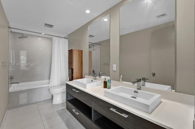 45 SW 9th St # 1002, Miami FL 33130 - Miami, FL - Photo 7