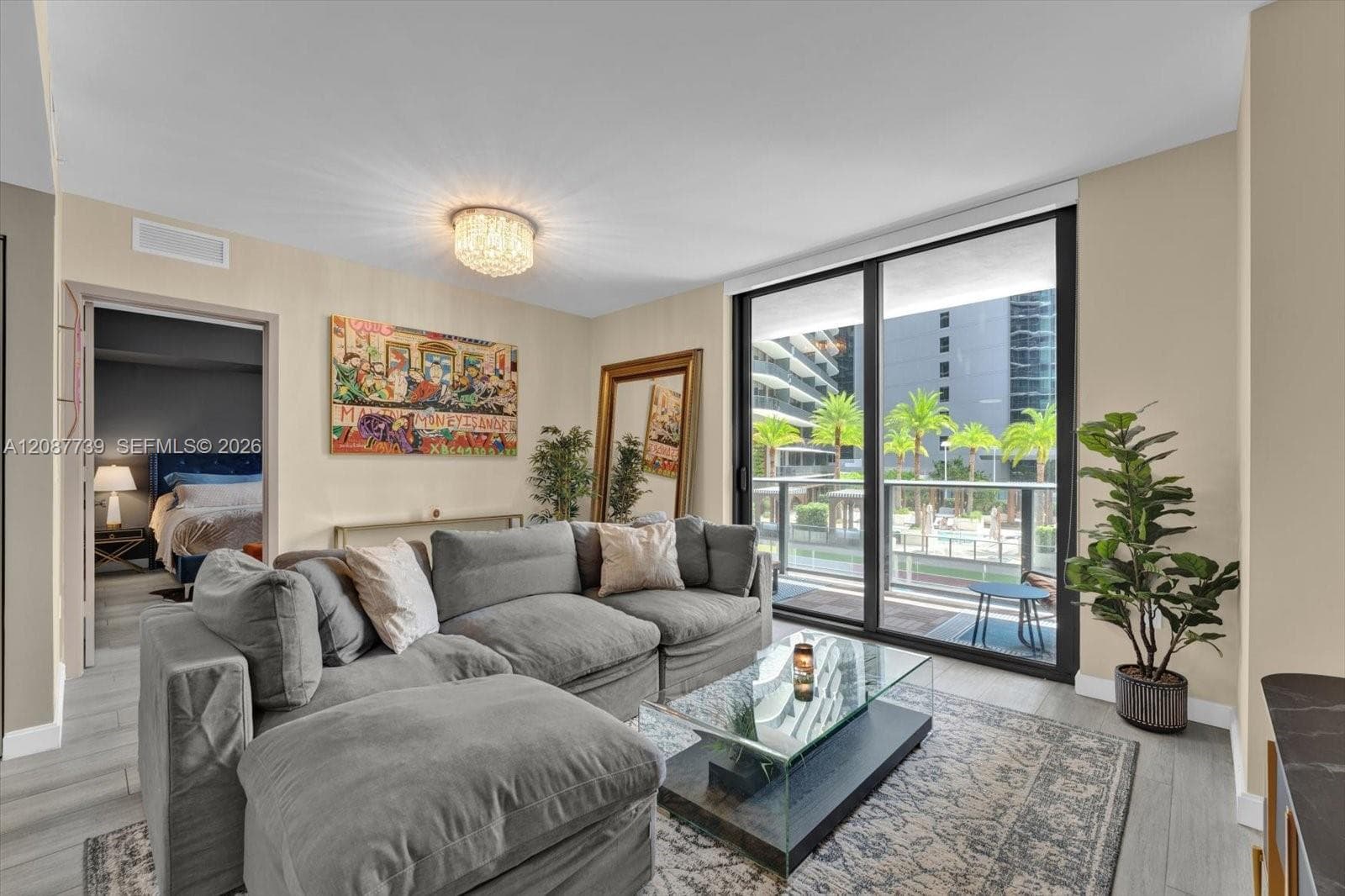 45 SW 9th St # 1002, Miami FL 33130