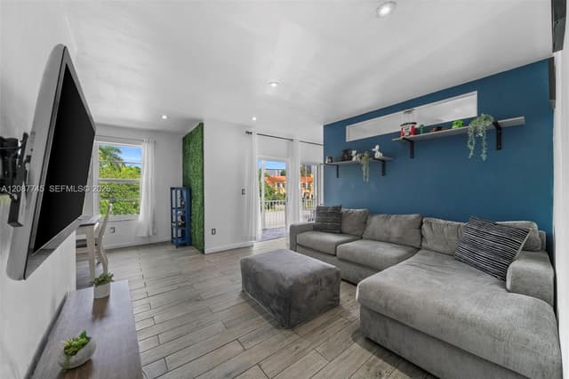 2858 Pine Tree Dr # 5, Miami Beach FL 33140 - Miami Beach, FL - Photo 3