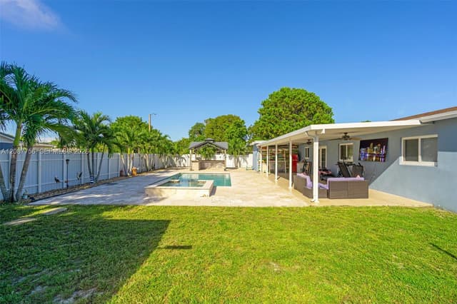 4522 NW 204th St, Miami Gardens FL 33055 - Miami Gardens, FL - Photo 2