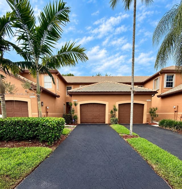 1249 Presidio Dr # 42, Weston FL 33327 - Weston, FL - Photo 3