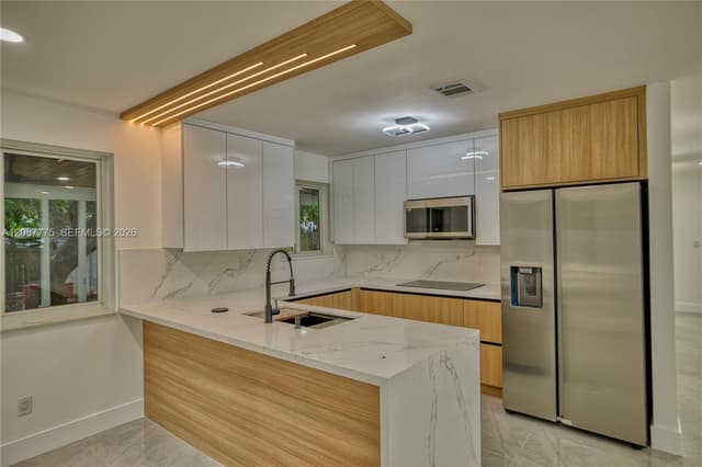 11301 SW 201st St, Miami FL 33189 - Miami, FL - Photo 6