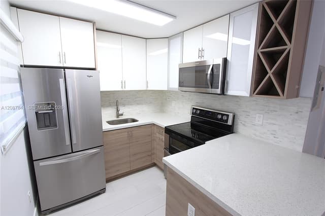 427 Santander Ave # 202, Coral Gables FL 33134 - Coral Gables, FL - Photo 2