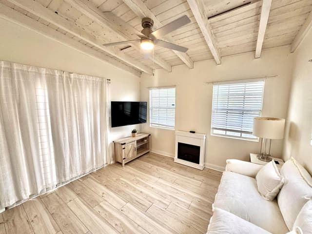 17 S D Street, FL 33460 - Photo 3