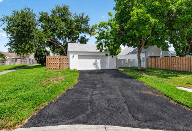 905 NW 21ST Way, Delray Beach FL 33445 - Delray Beach, FL - Photo 3