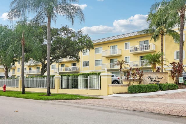 150 NE 15TH Avenue # 138, Fort Lauderdale FL 33301 - Fort Lauderdale, FL - Photo 2