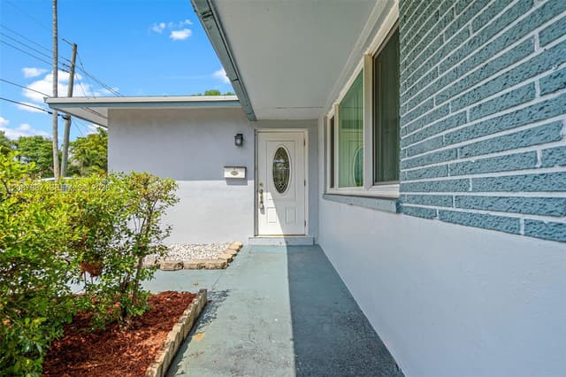 800 NW 48th Ter, Plantation FL 33317 - Plantation, FL - Photo 4