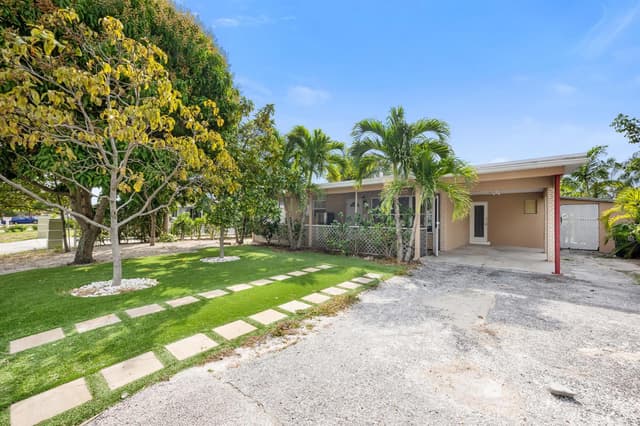 4344 Kent Avenue, Lake Worth FL 33461 - Lake Worth, FL - Photo 2
