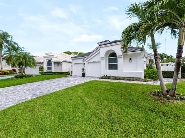 12920 Touchstone Place, Palm Beach Gardens FL 33418 - Palm Beach Gardens, FL - Photo 2