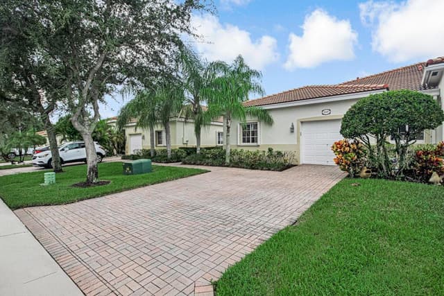 2327 WINDJAMMER Way, West Palm Beach FL 33411 - West Palm Beach, FL - Photo 3