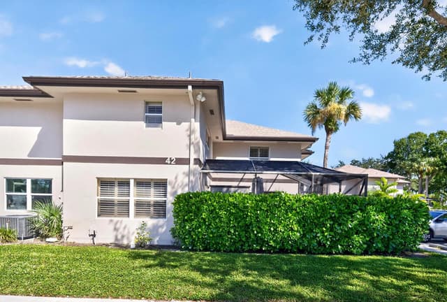 42 Essex Court # B, Royal Palm Beach FL 33411 - Royal Palm Beach, FL - Photo 2