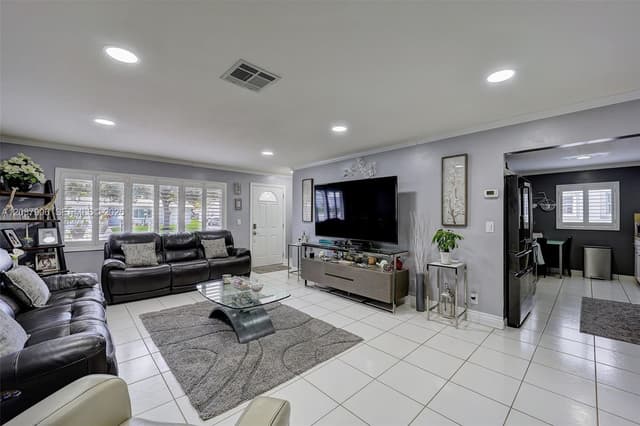 1651 NW 85th Ave, Plantation FL 33322 - Plantation, FL - Photo 7