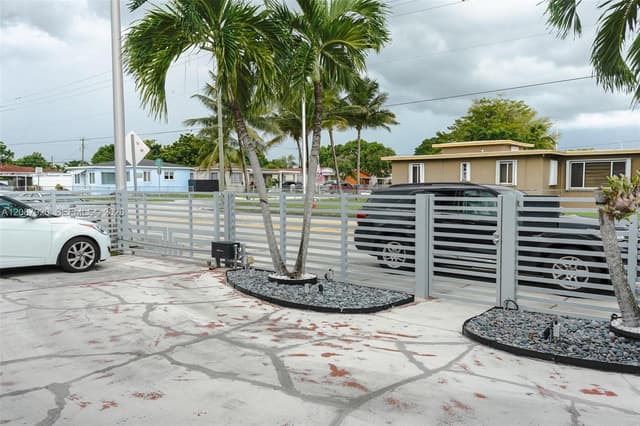 1621 E 6th Ave, Hialeah FL 33010 - Hialeah, FL - Photo 5