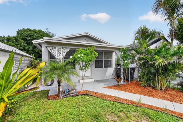 504 N E Street, FL 33460 - Photo 6