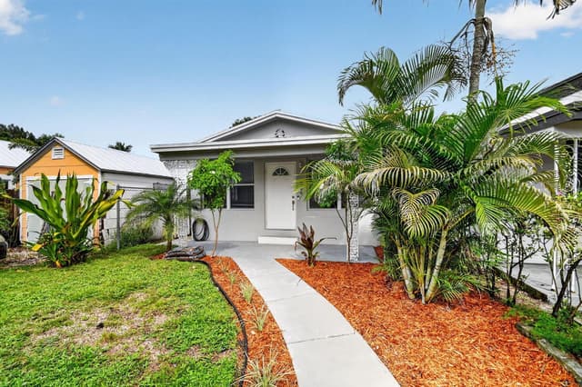 504 N E Street, FL 33460 - Photo 5