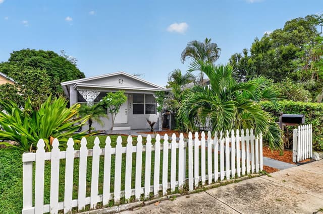 504 N E Street, FL 33460 - Photo 4