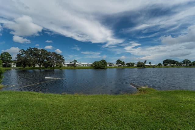 2201 SW ROMA Way SW, Boynton Beach FL 33426 - Boynton Beach, FL - Photo 2