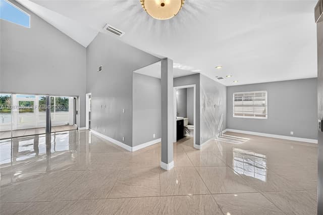 20141 NW 10th St, Pembroke Pines FL 33029 - Pembroke Pines, FL - Photo 7