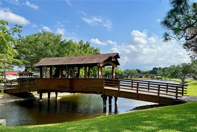 207 Cape Cod Cir # 207, Lake Worth FL 33467 - Lake Worth, FL - Photo 2