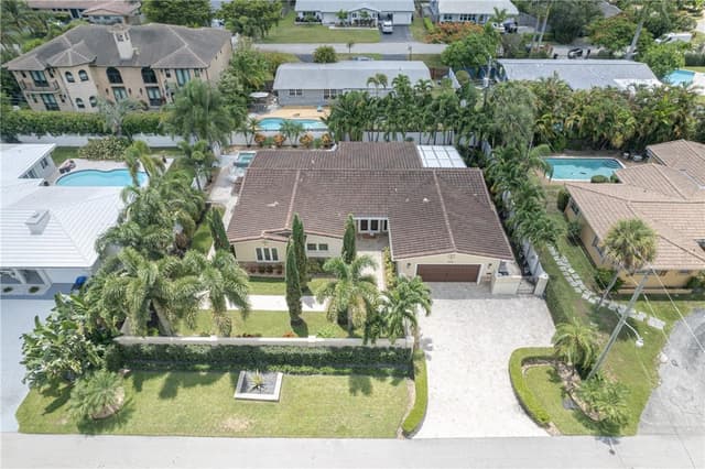 2726 NE 25TH Place, Fort Lauderdale FL 33305 - Fort Lauderdale, FL - Photo 2