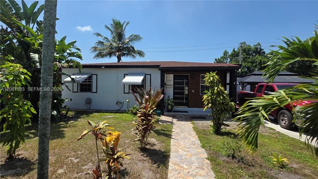 350 NW 188th St, Miami Gardens FL 33169 - Miami Gardens, FL - Photo 2