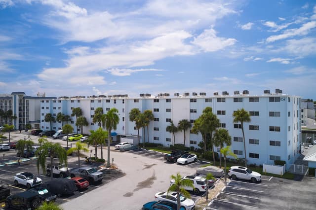 104 Paradise Harbour Boulevard # 402, North Palm Beach FL 33408 - North Palm Beach, FL - Photo 4