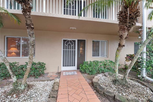 5952 Regal Glen Dr # 102, Boynton Beach FL 33437 - Boynton Beach, FL - Photo 2