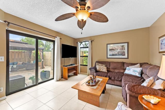 4240 Village Drive # D, Delray Beach FL 33445 - Delray Beach, FL - Photo 7