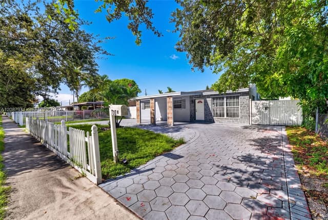 730 N 64th Ave, Hollywood FL 33024 - Hollywood, FL - Photo 3